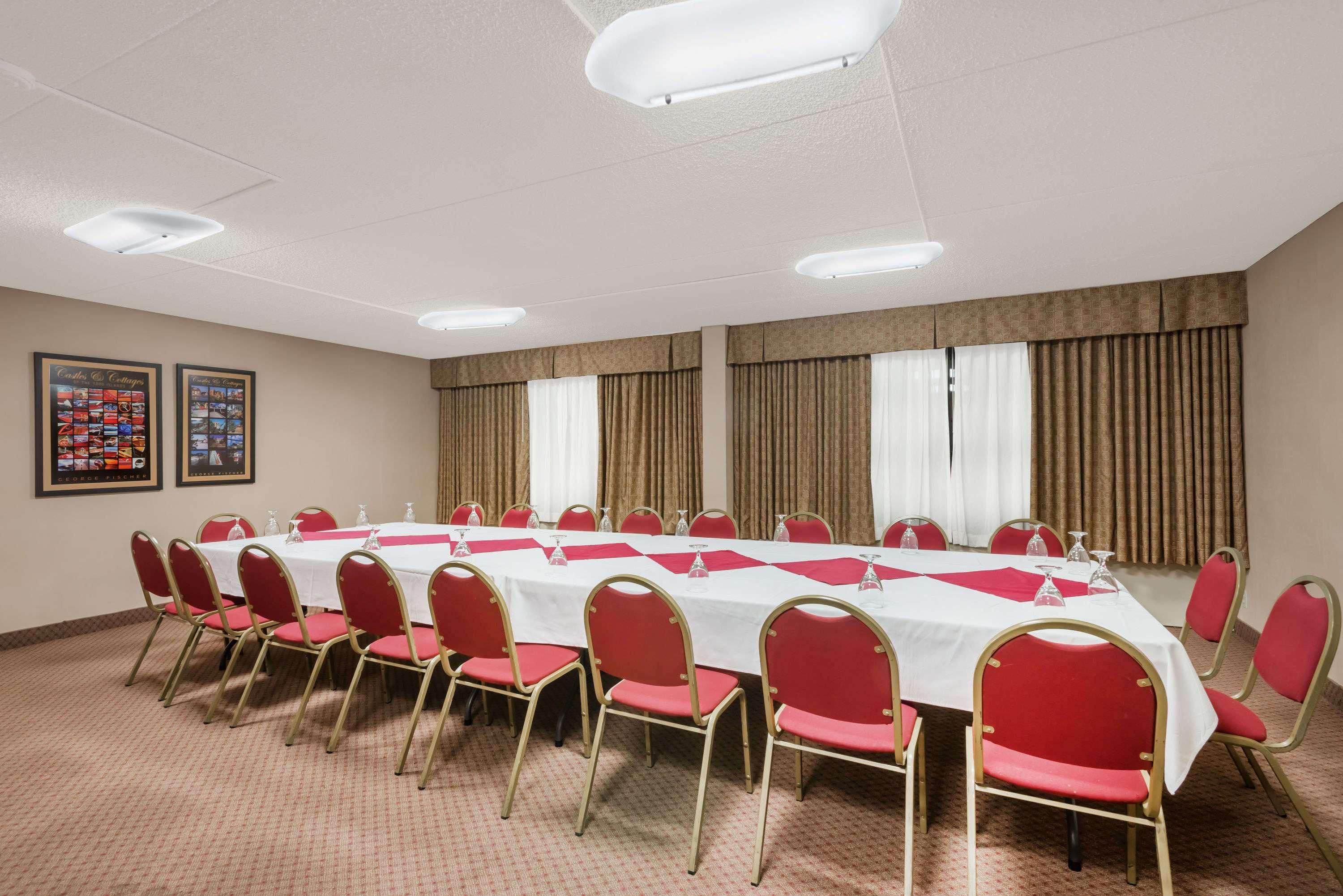 Ramada By Wyndham Watertown Thousand Buitenkant foto