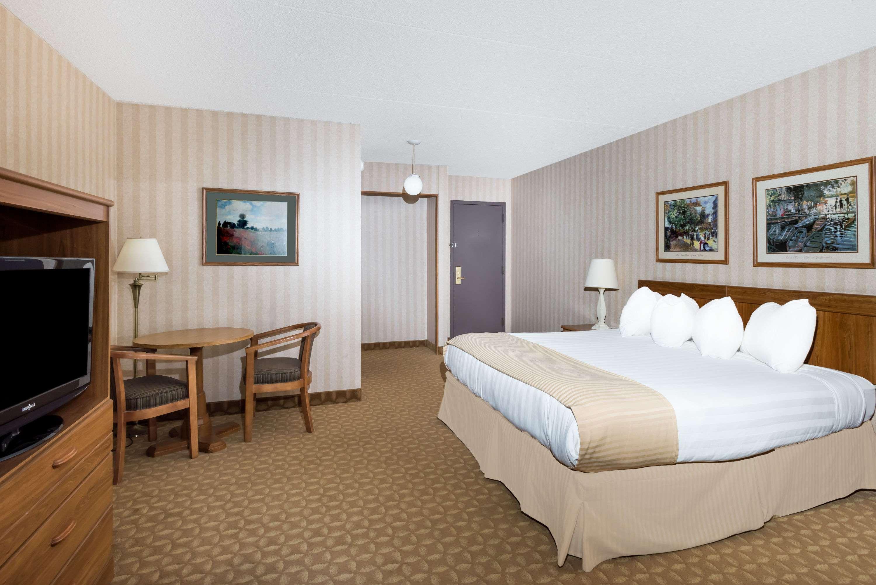 Ramada By Wyndham Watertown Thousand Buitenkant foto