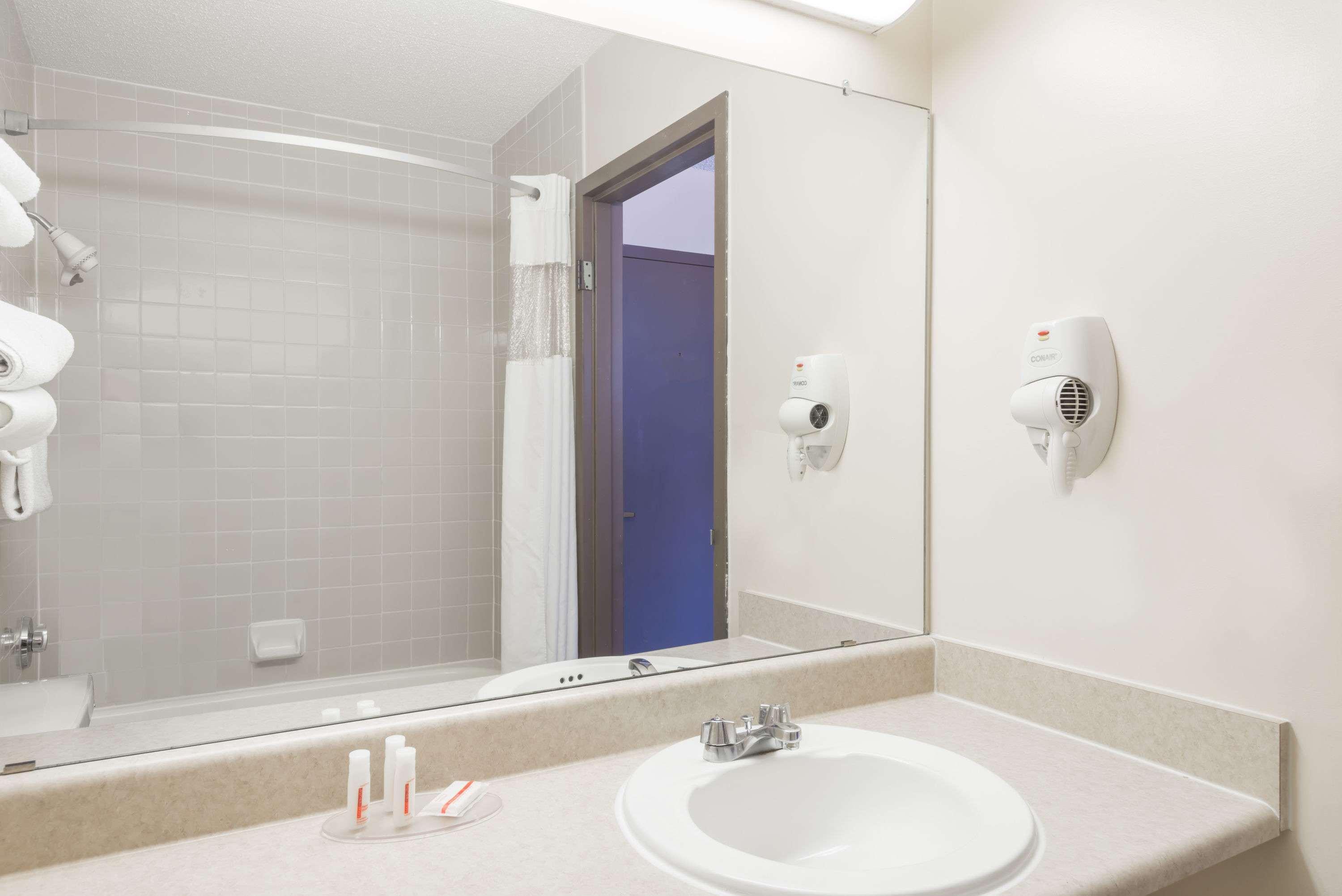 Ramada By Wyndham Watertown Thousand Buitenkant foto